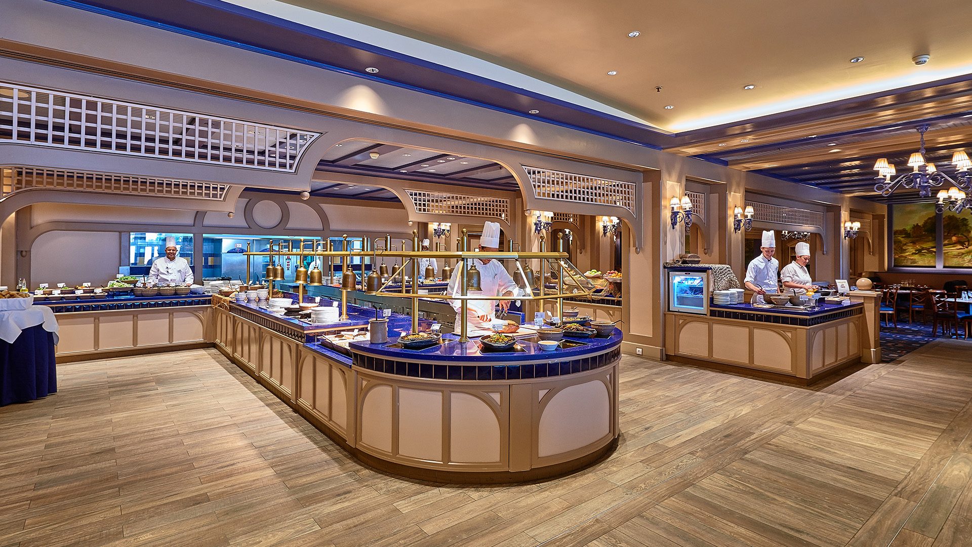 Newport-Bay-Club-Hotel-Disneyland-Restaurant2
