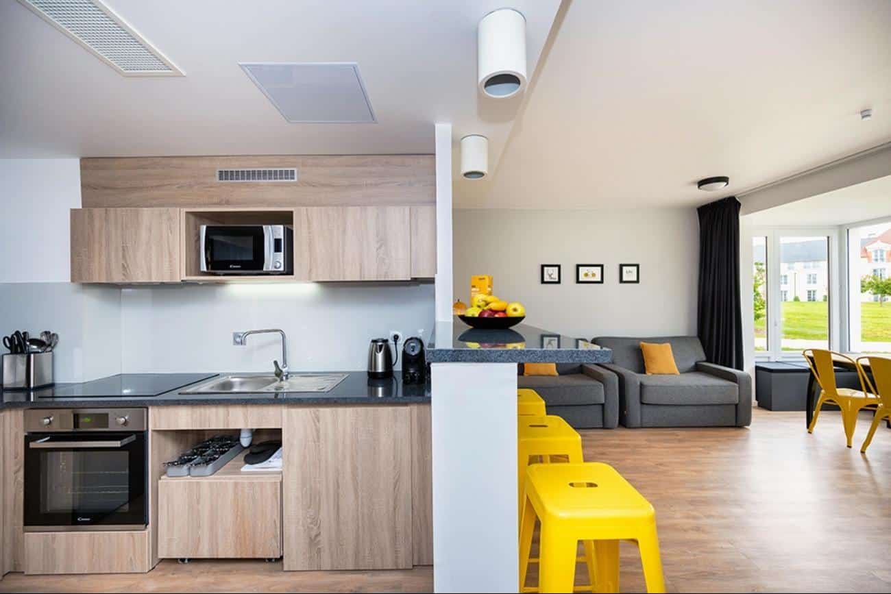 Staycity Aparthotel Paris keuken en woonkamer