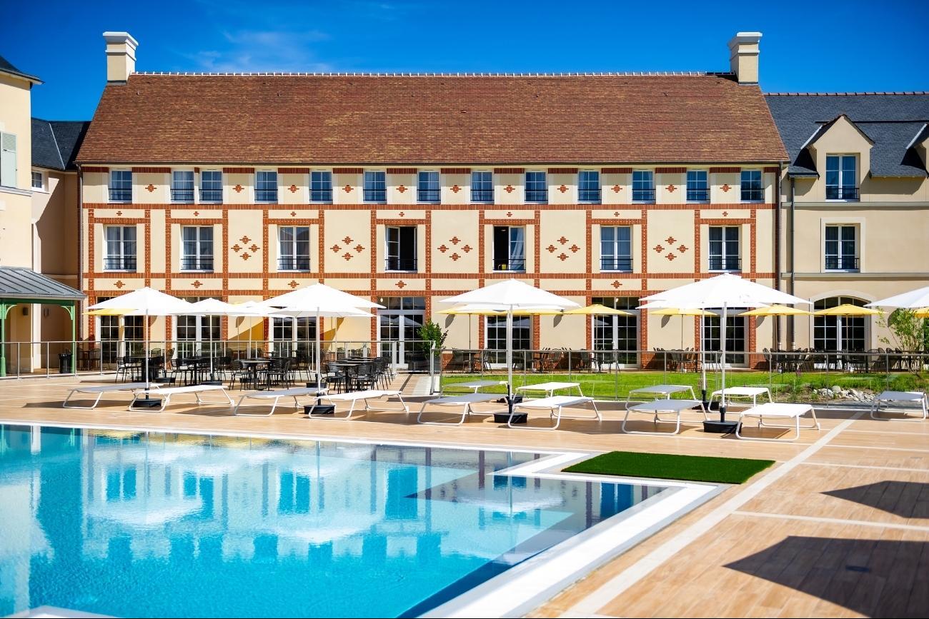 Staycity Aparthotel Paris zwembad