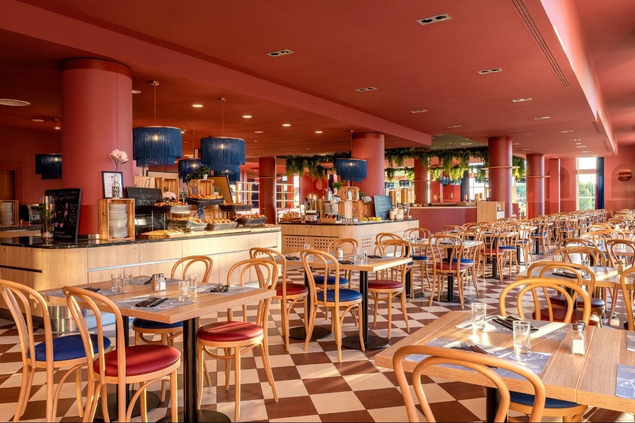 Grand Magic Hotel restaurant
