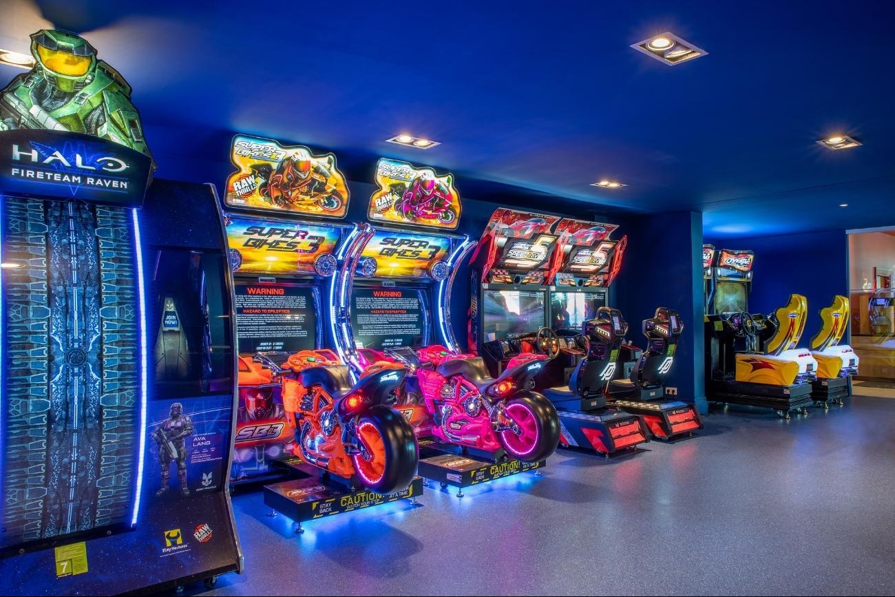 Grand Magic Hotel arcade