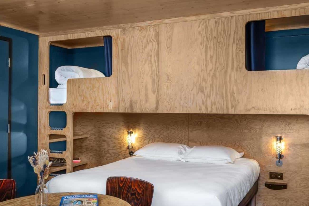 Eklo Hotel bed