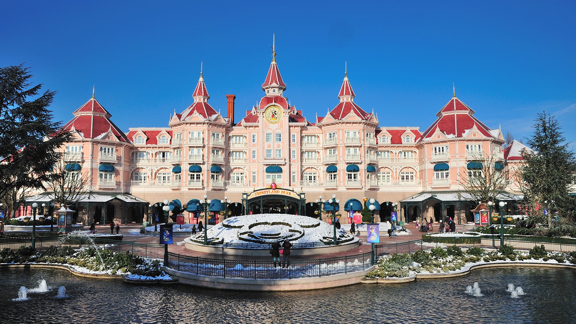 Disneyland-Hotel-Parijs-Magie-Expert-Voorkant-1.jpg