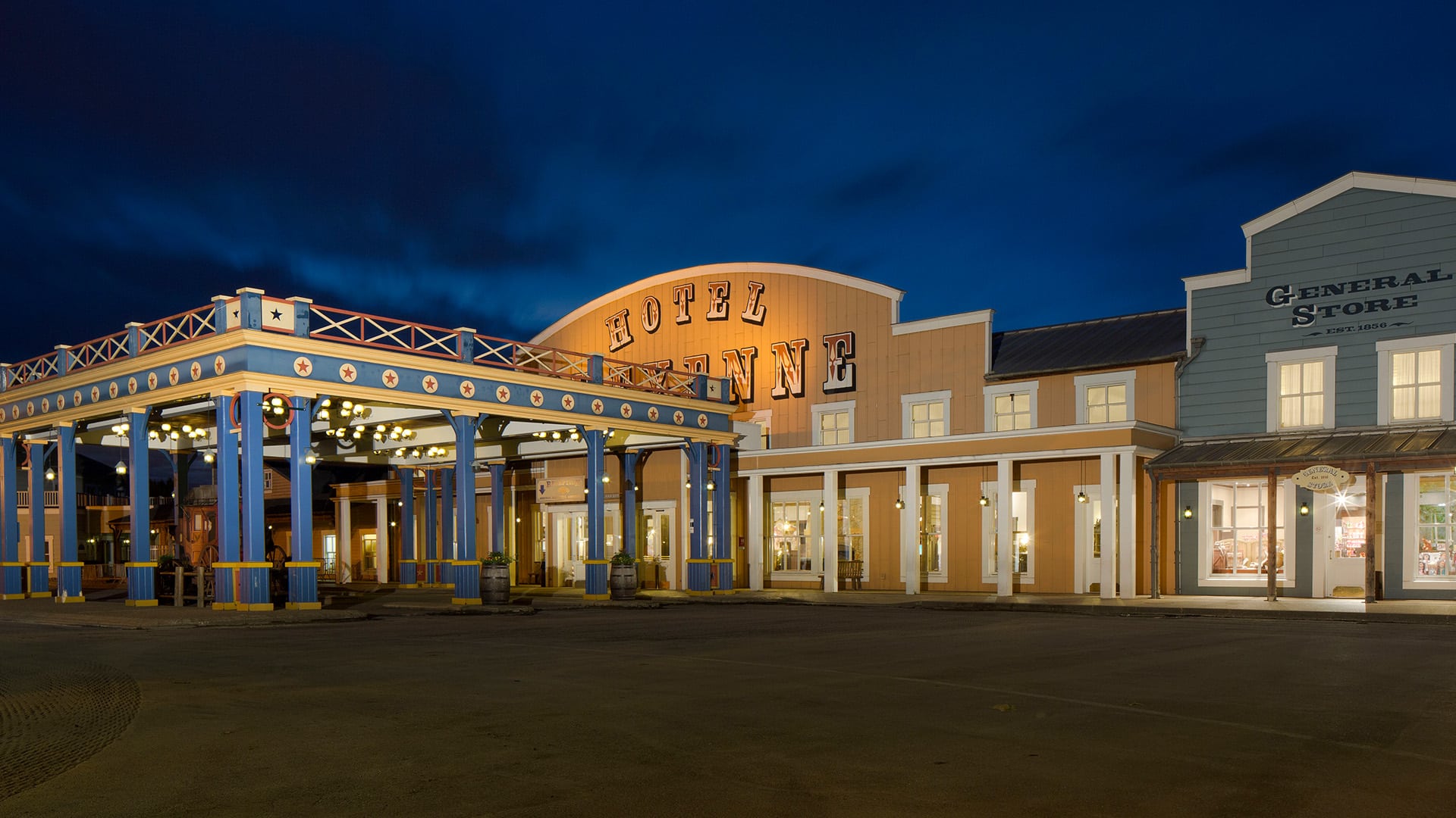 Hotel-Cheyenne-Disneyland-Parijs-Magie-Expert-Buiten-1.jpg