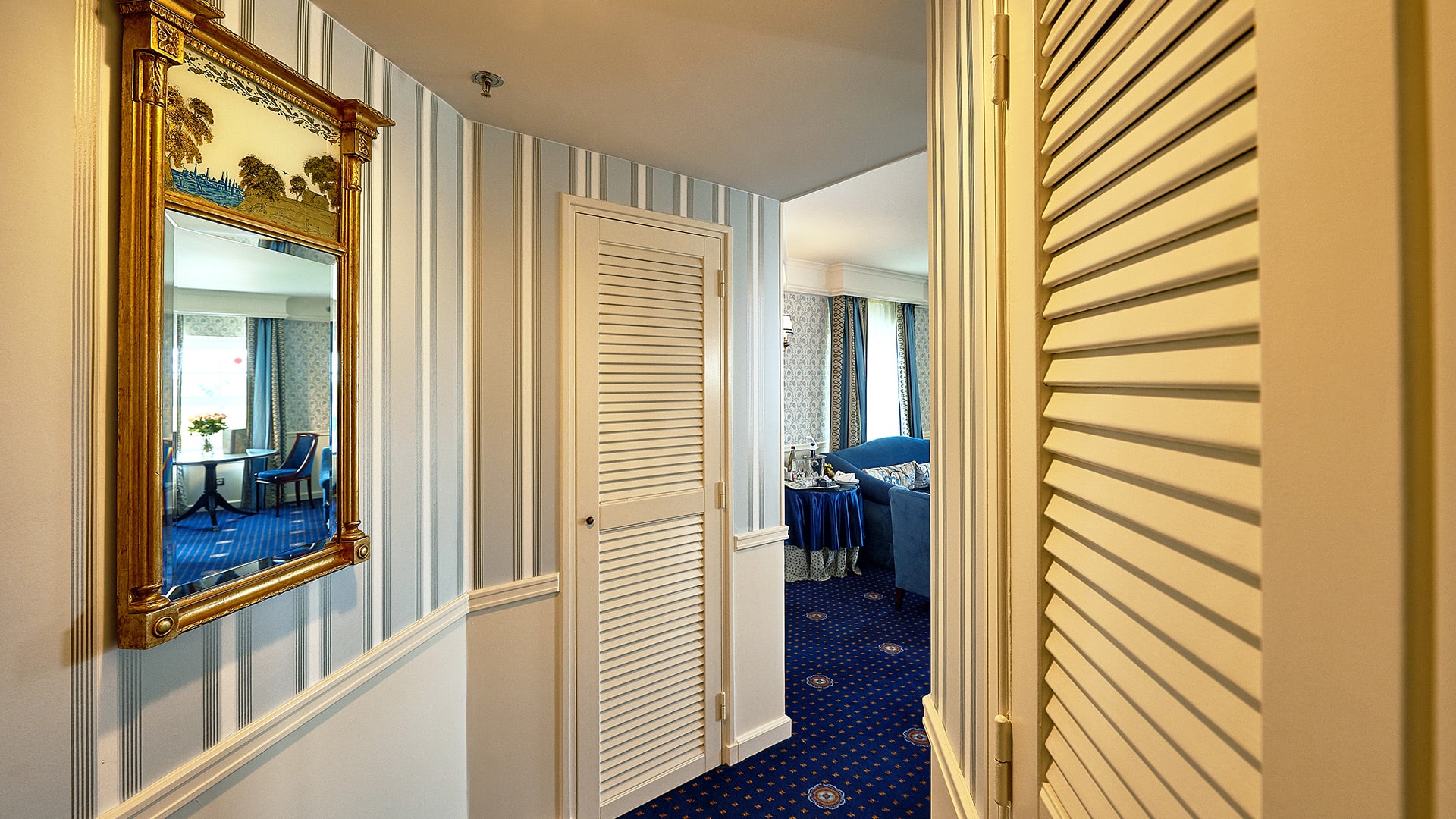 Newport-Bay-Club-Hotel-Disneyland-Details.jpg