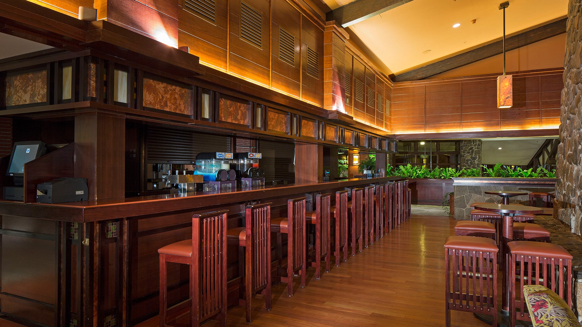 Seqouia-Lodge-Disney-Hotel-Magie-Expert-Bar.jpg