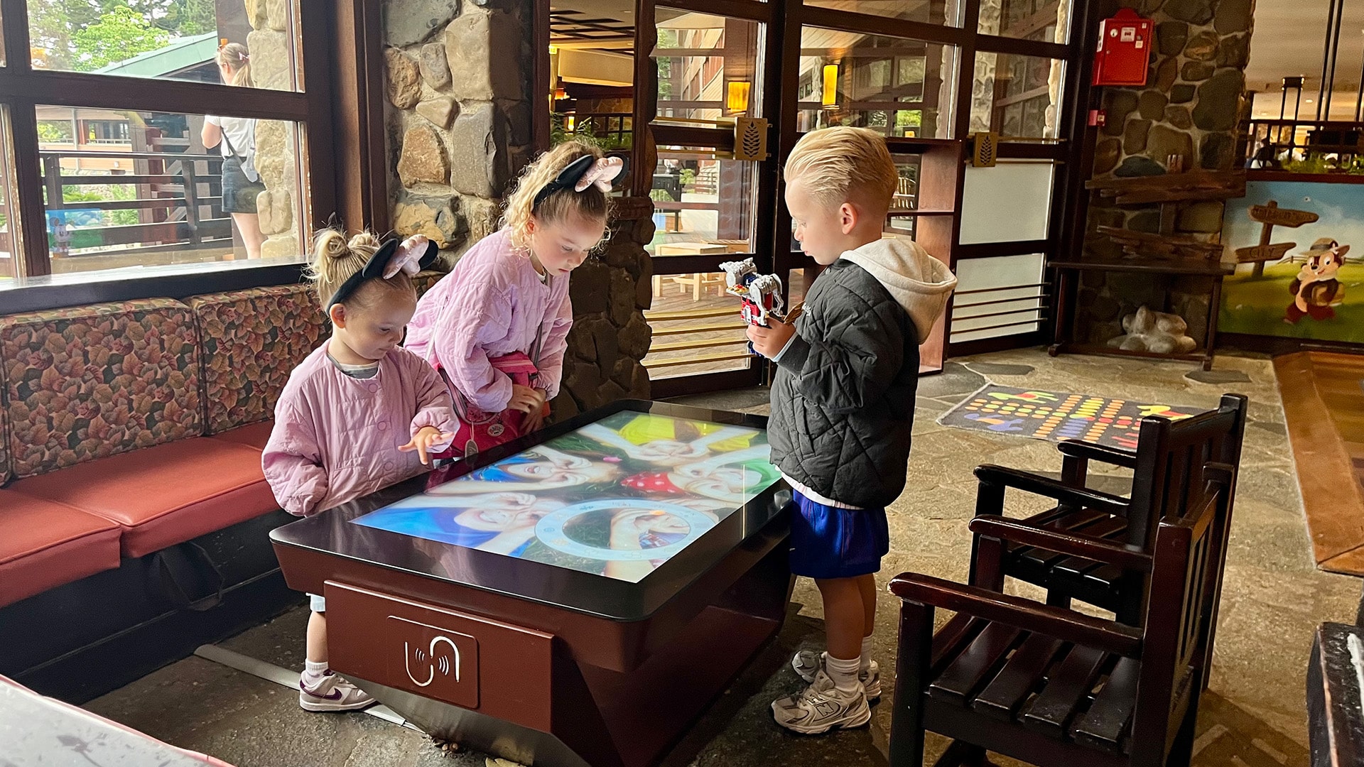 Kinderhoek Disney's Sequoia Lodge