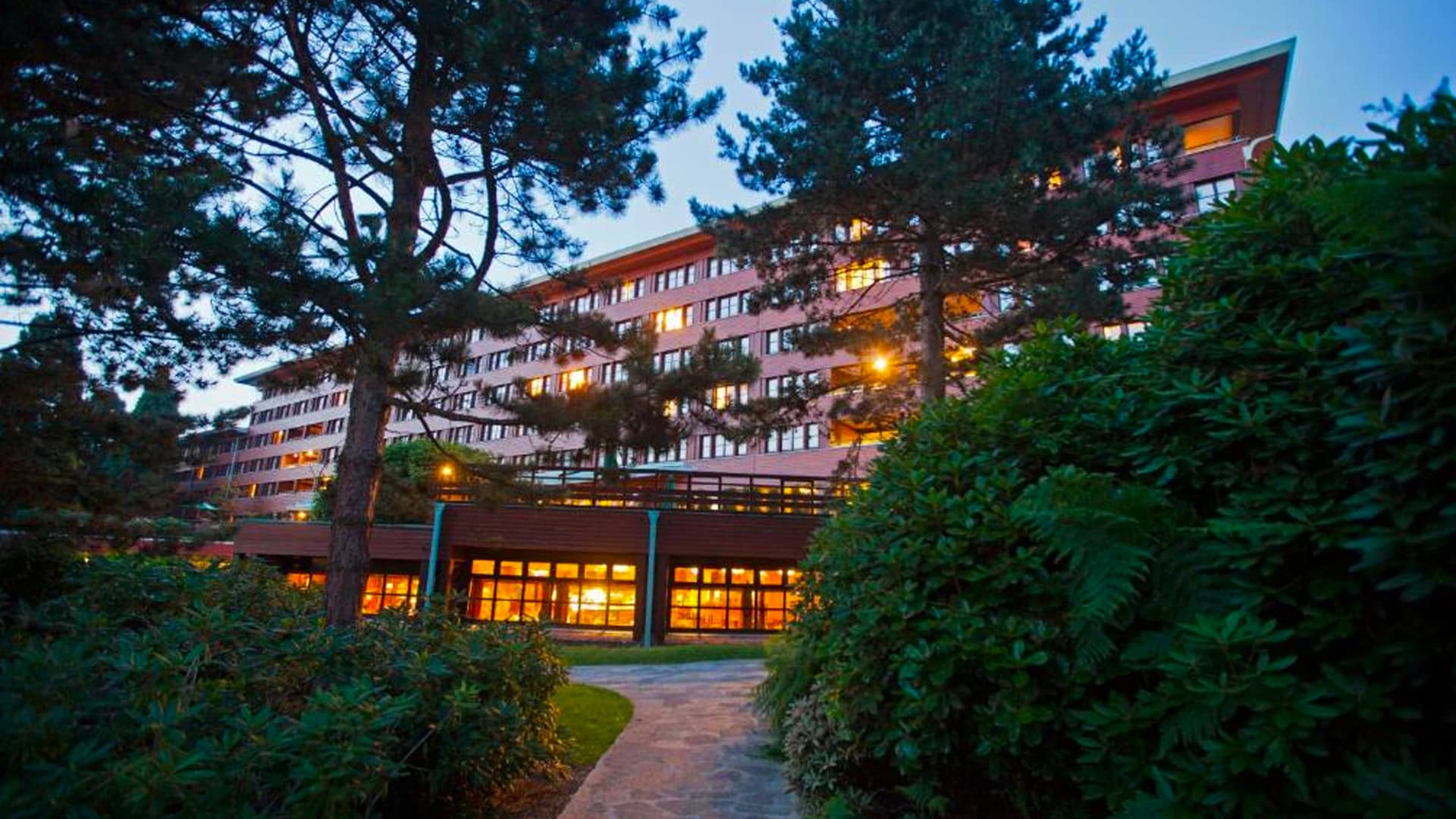 Disney Sequoia Lodge overview