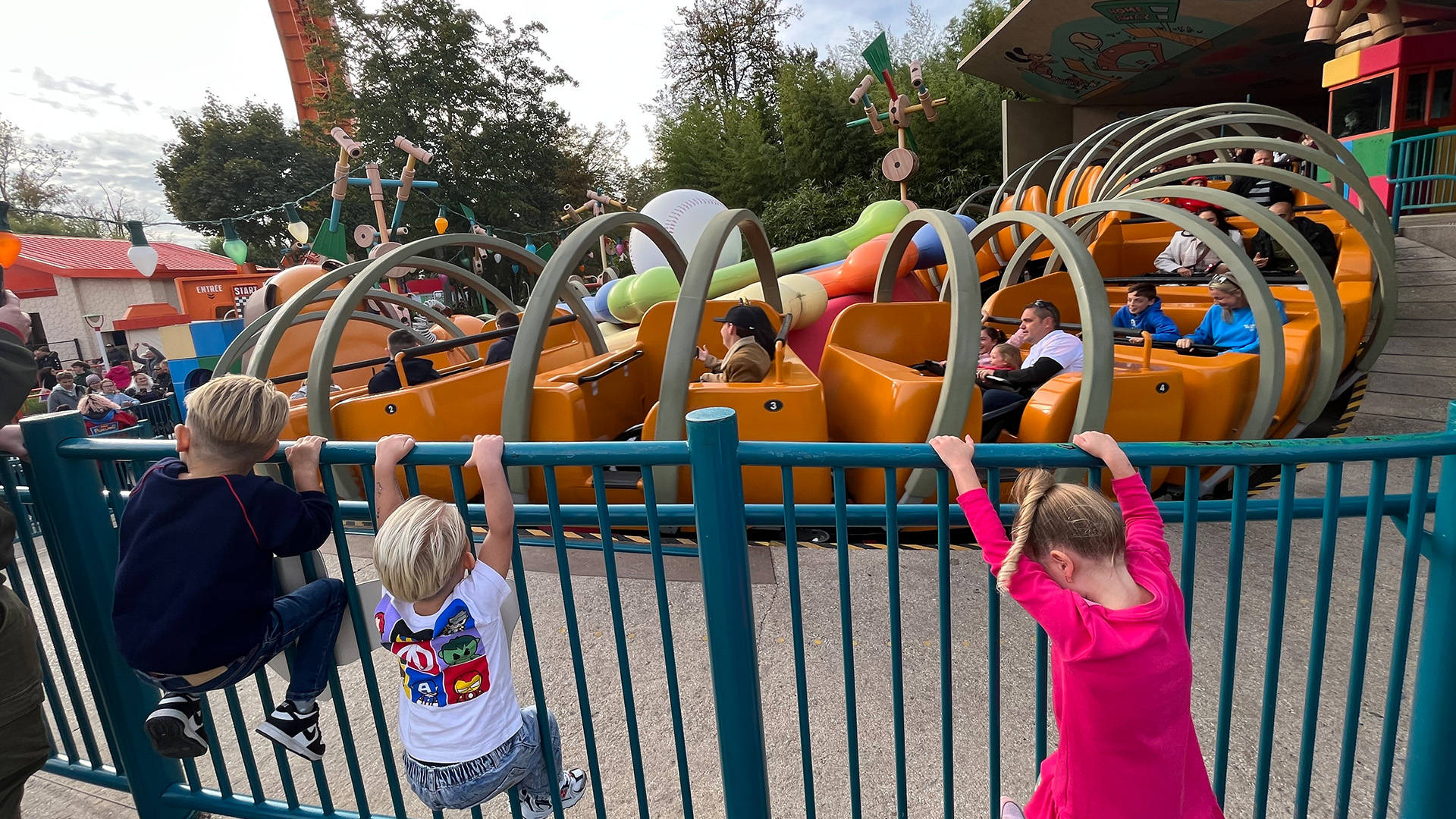 Slinky Dog Zigzag Spin