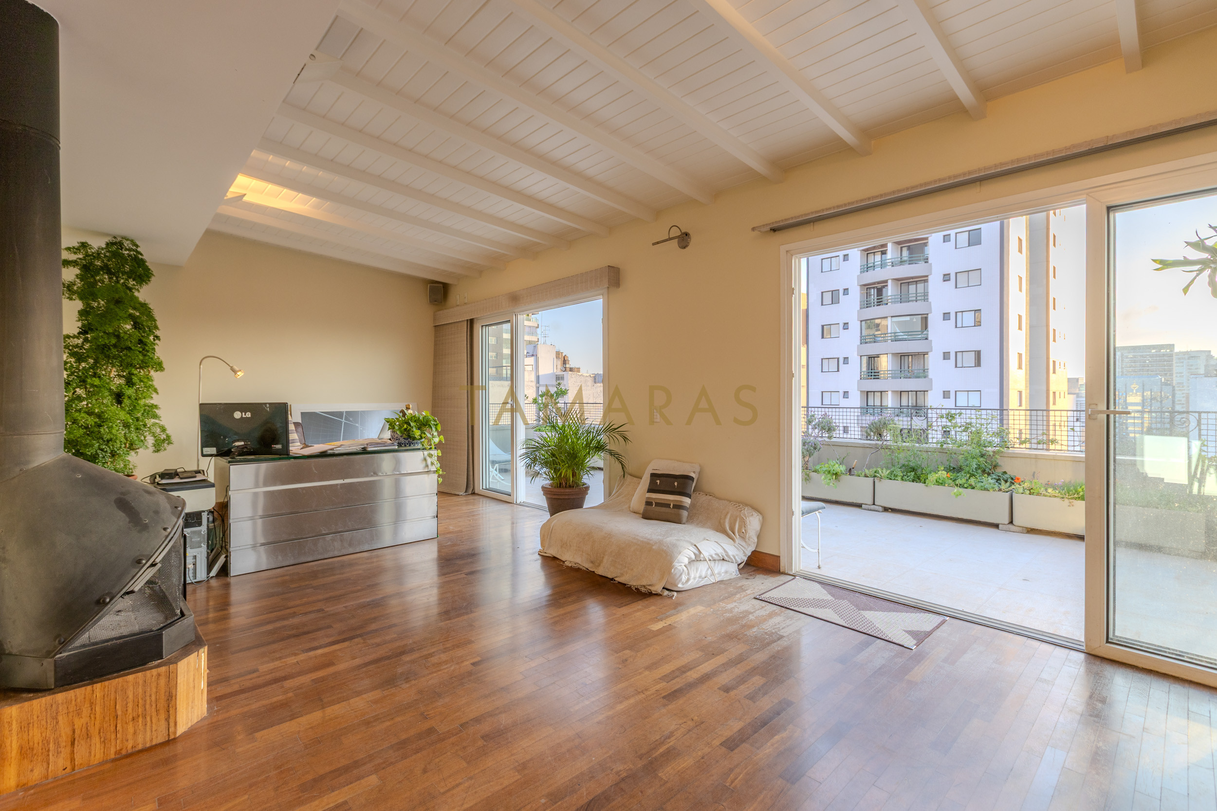 1764246610-69329-01_imagem_01